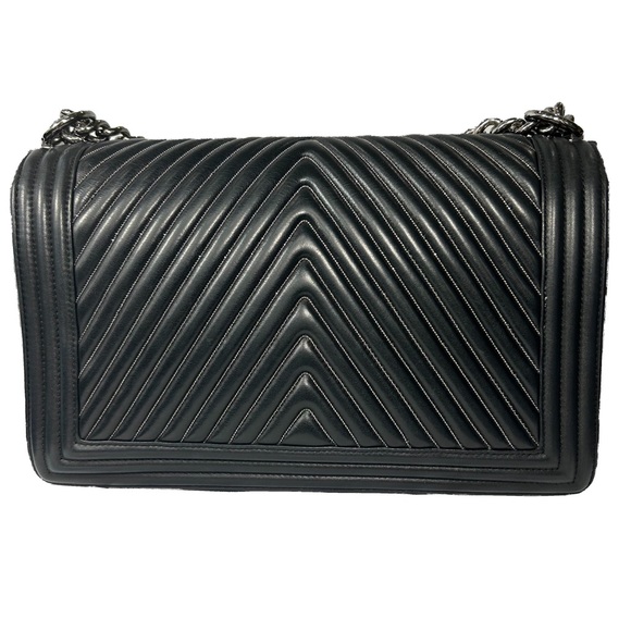Chanel Chevron Boy Bag - Picture 2 of 8